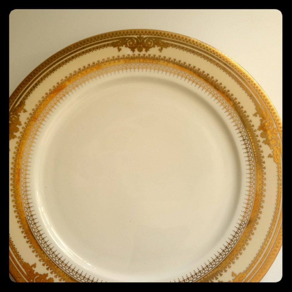 4-Gold Crown Fine Italian Style China Dinnerware